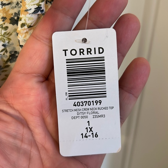 NWT Torrid stretch mesh ruched top, Torrid size 1 - Picture 3 of 7